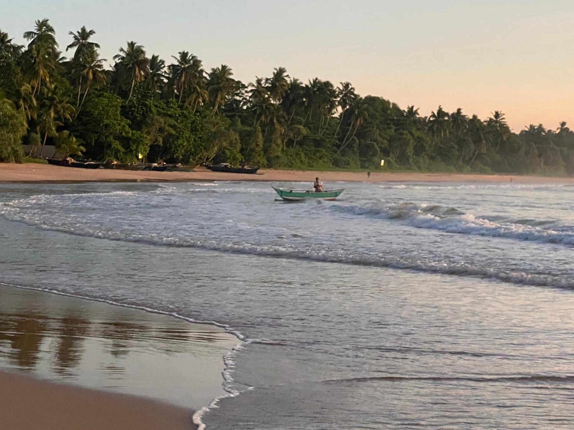 Talalla Bay Beach Bagian luar foto